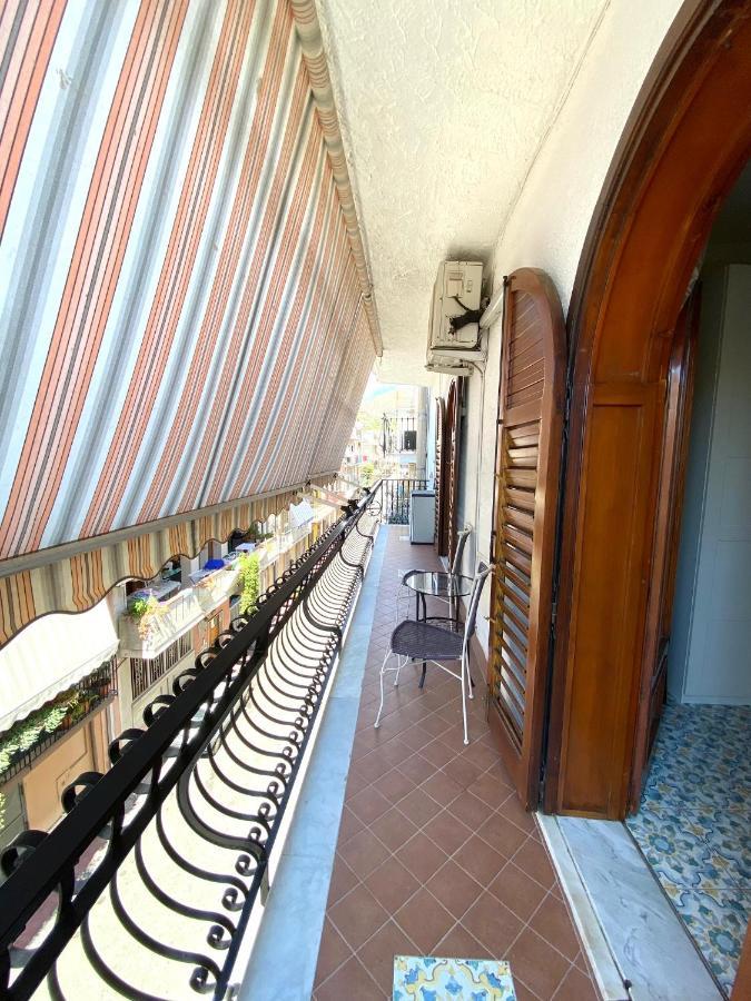 Apartments Mikros Джардини-Наксос Экстерьер фото